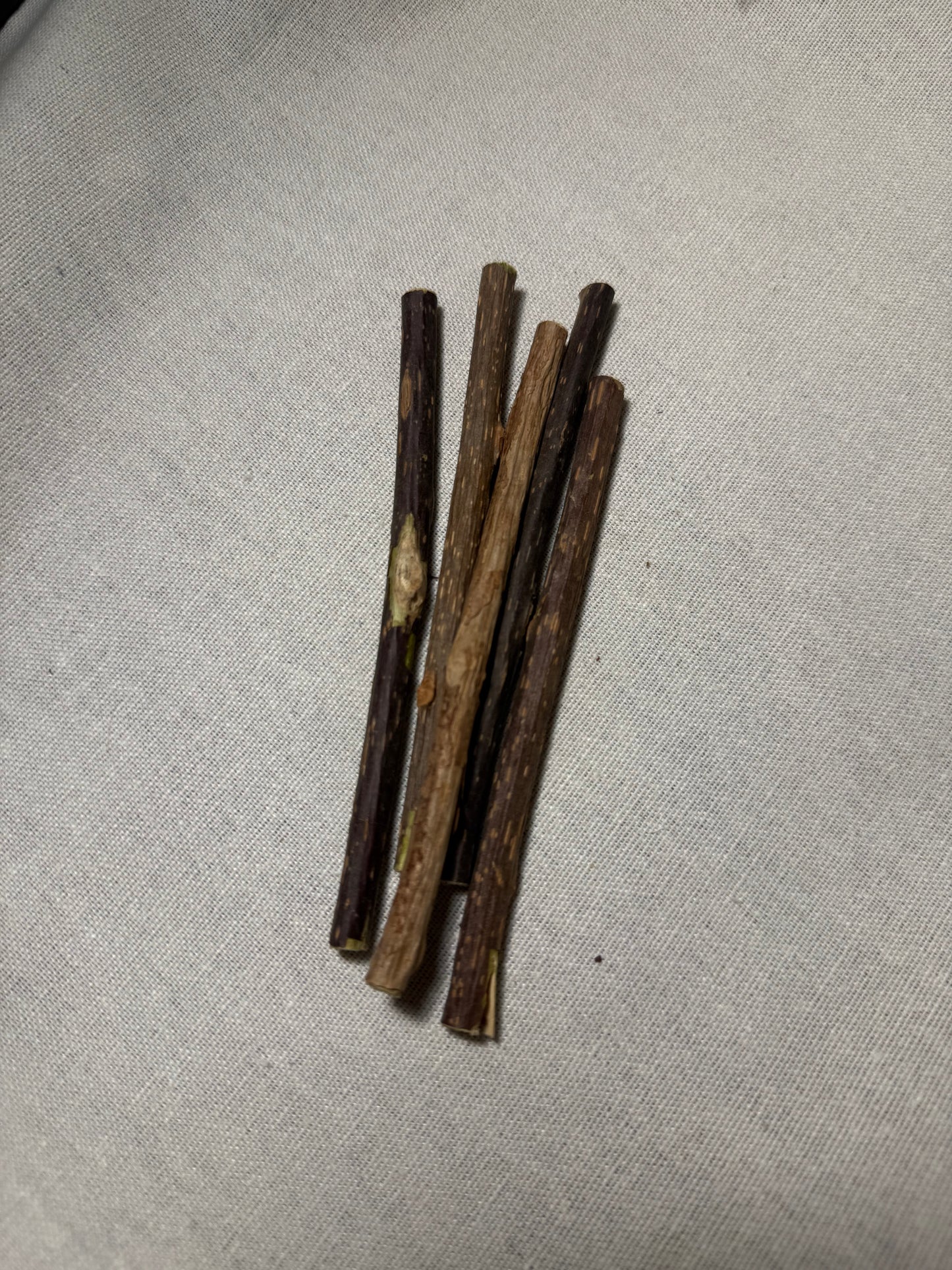 Silvervine stick