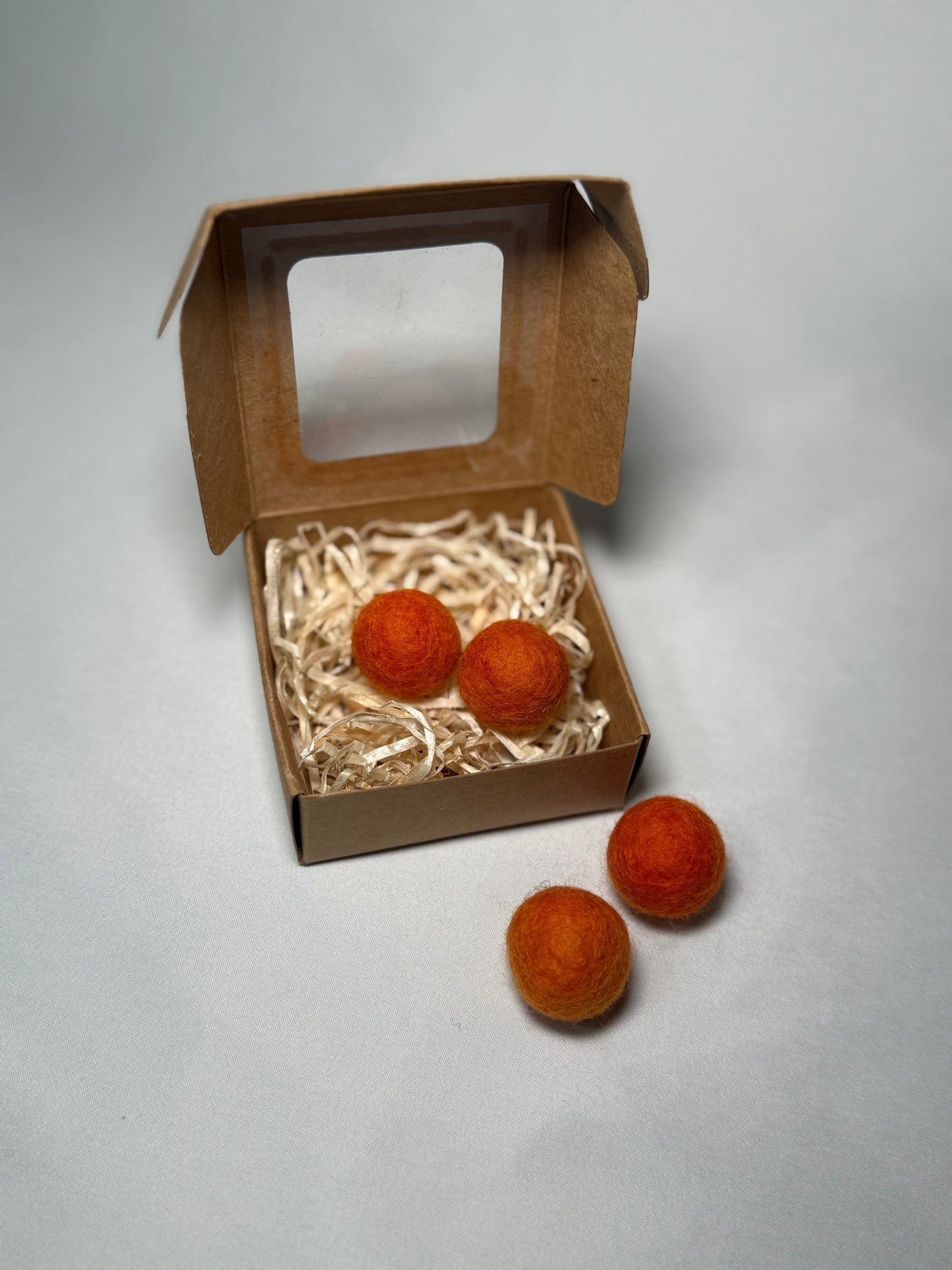 Silvervine Felt Balls Set