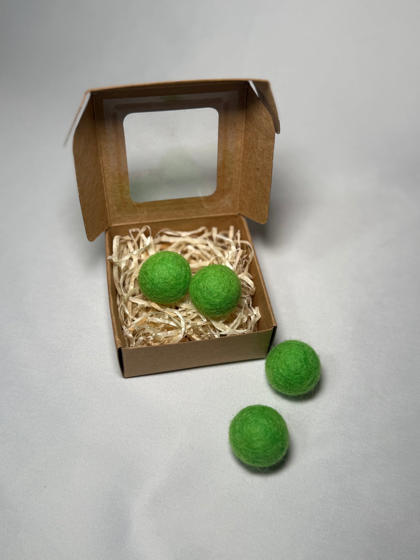 Silvervine Felt Balls Set