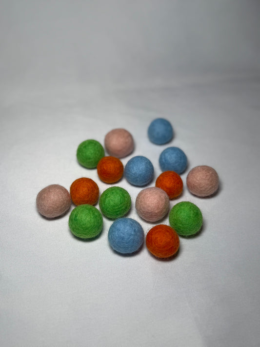 Silvervine Felt Balls Set