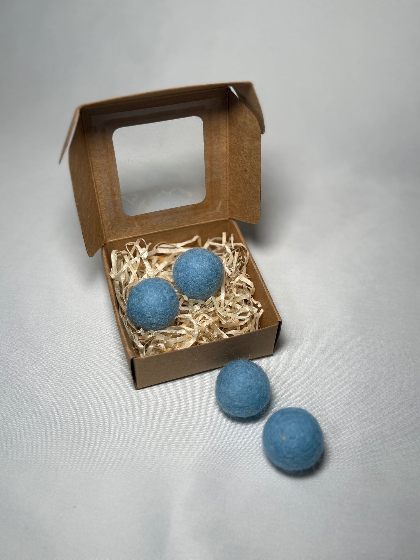 Silvervine Felt Balls Set
