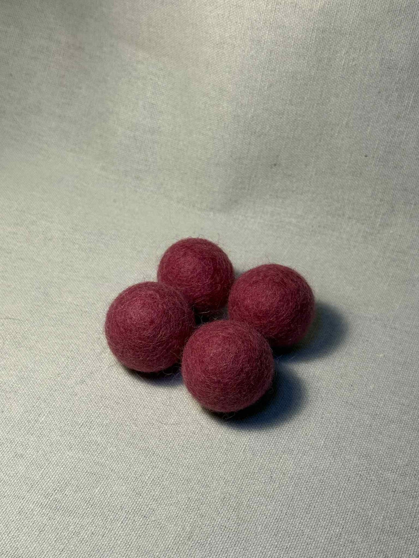 Silvervine Felt Balls Set