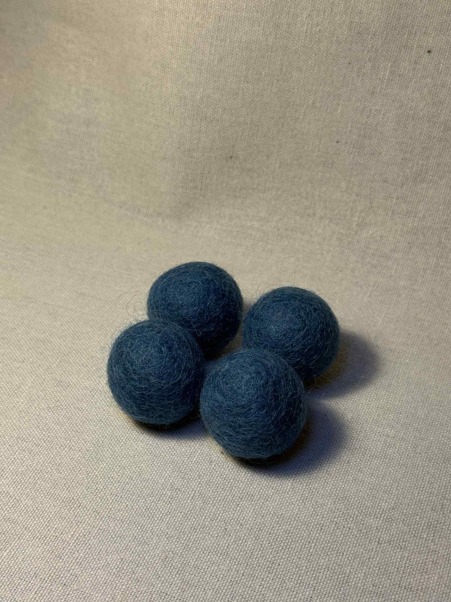 Silvervine Felt Balls Set