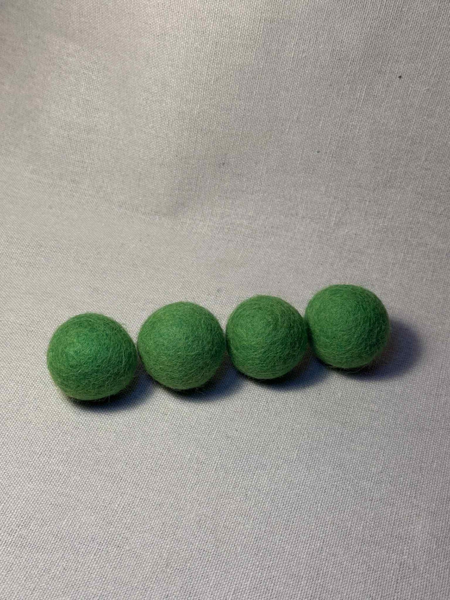 Silvervine Felt Balls Set